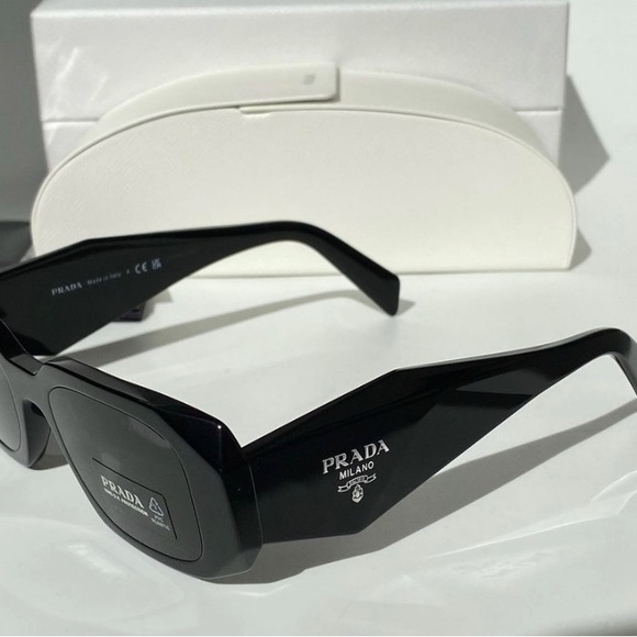 💯 - Authentic- NEW Prada PR17WS 1AB5S0 Black Gray Rectangle Unisex Sunglasses - Picture 6 of 9